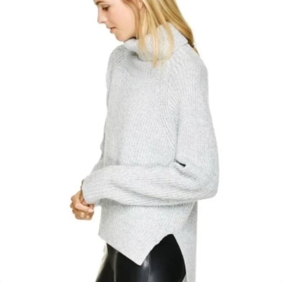 Aritzia Wilfred Free Lin Grey Sweater High Low Hem Wool Turtleneck - Picture 3 of 3